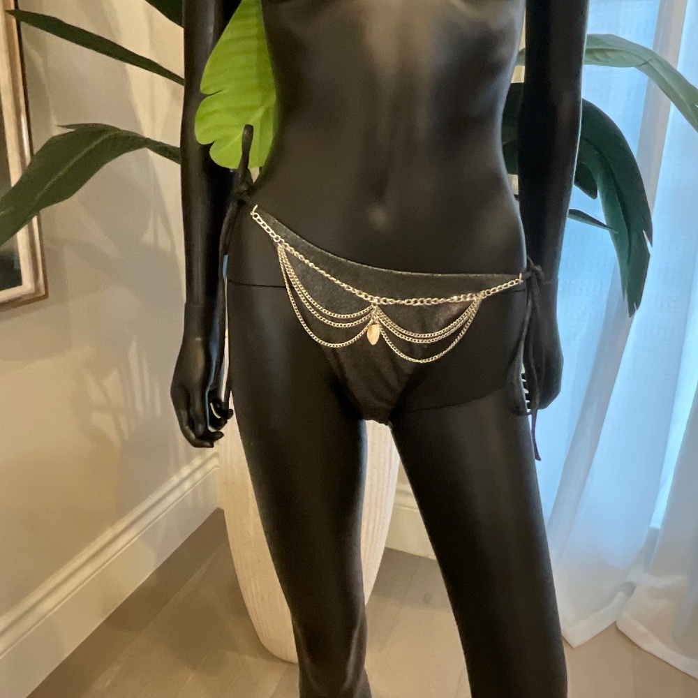 Charming Bikinis Seashell Belt!